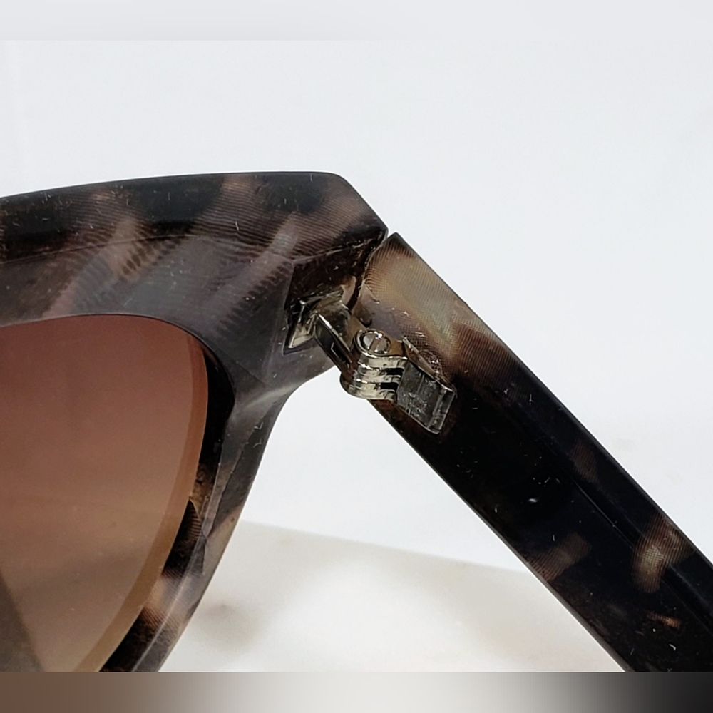 LELE SADOUGHI ‘BROOKLYN’ SUNGLASSES, EUC! - Picture 3 of 16